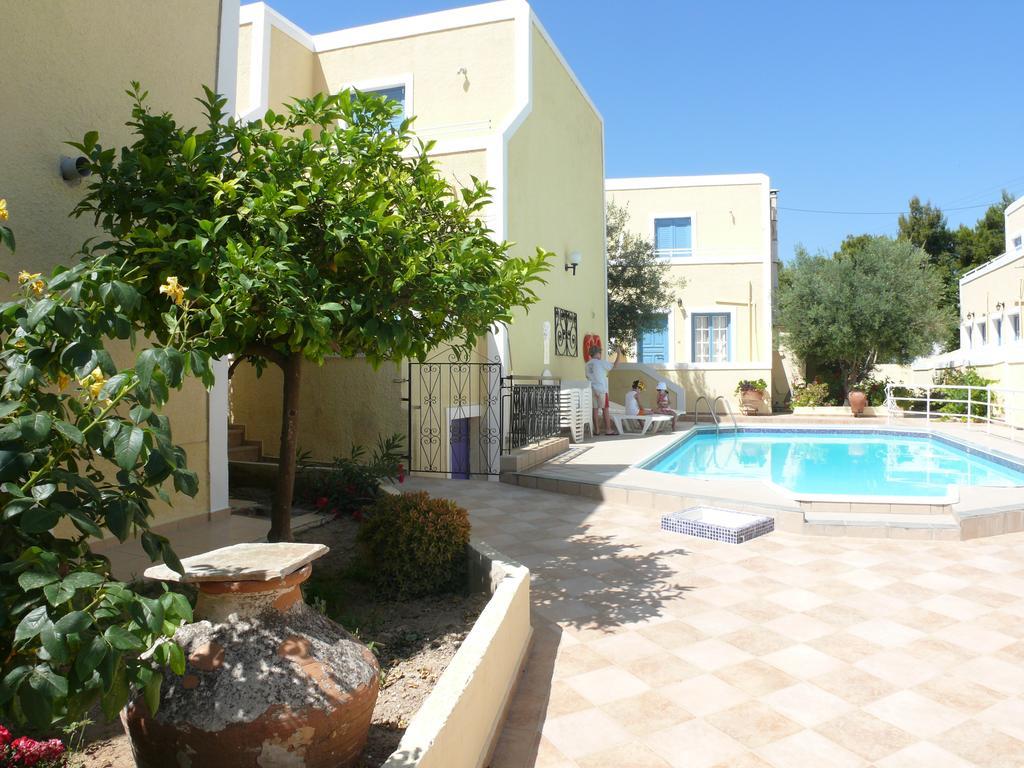 Esperides Maisonettes Agia Marina  Zewnętrze zdjęcie