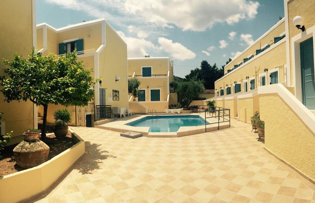 Esperides Maisonettes Agia Marina  Zewnętrze zdjęcie