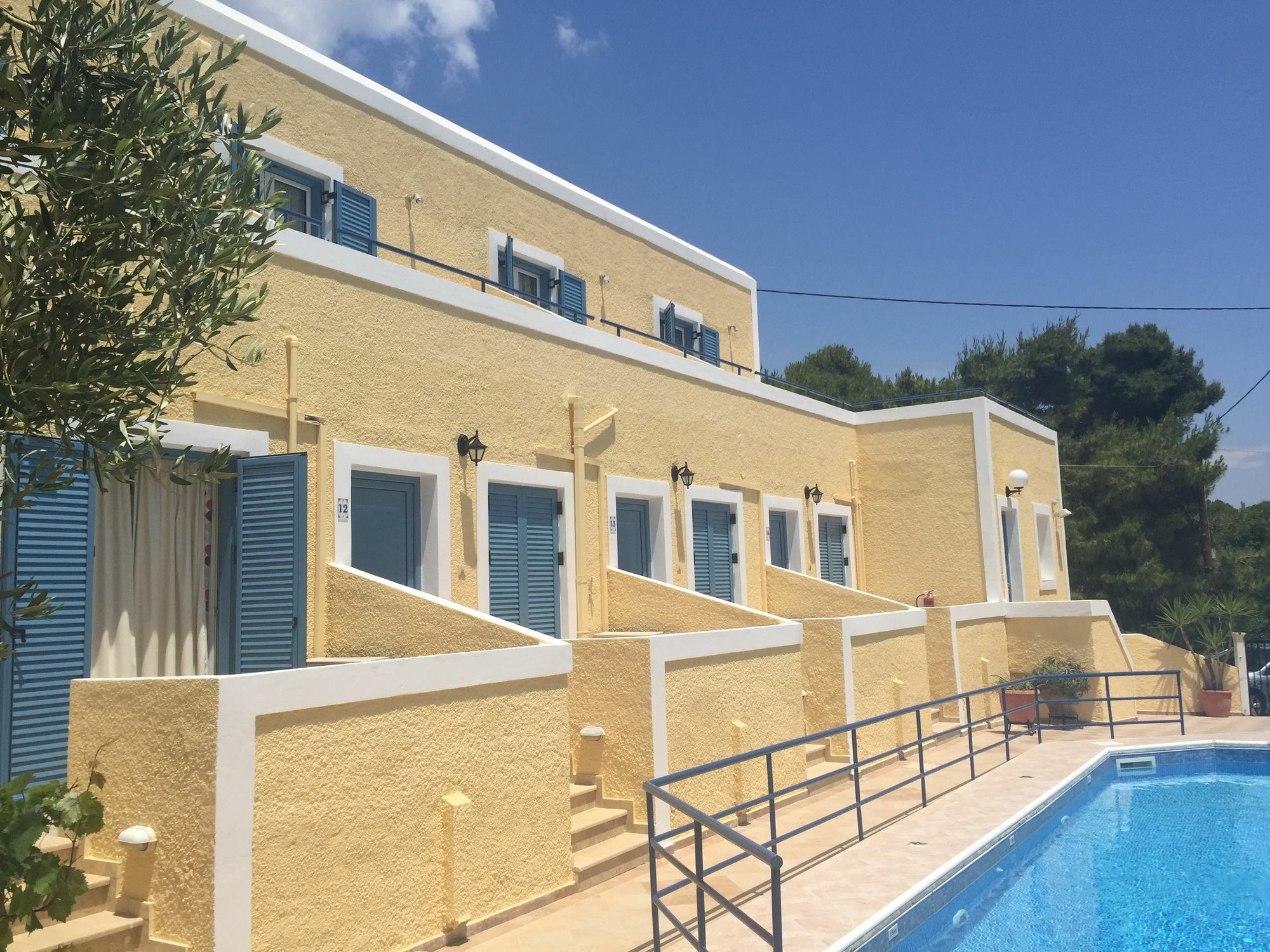 Esperides Maisonettes Agia Marina  Zewnętrze zdjęcie